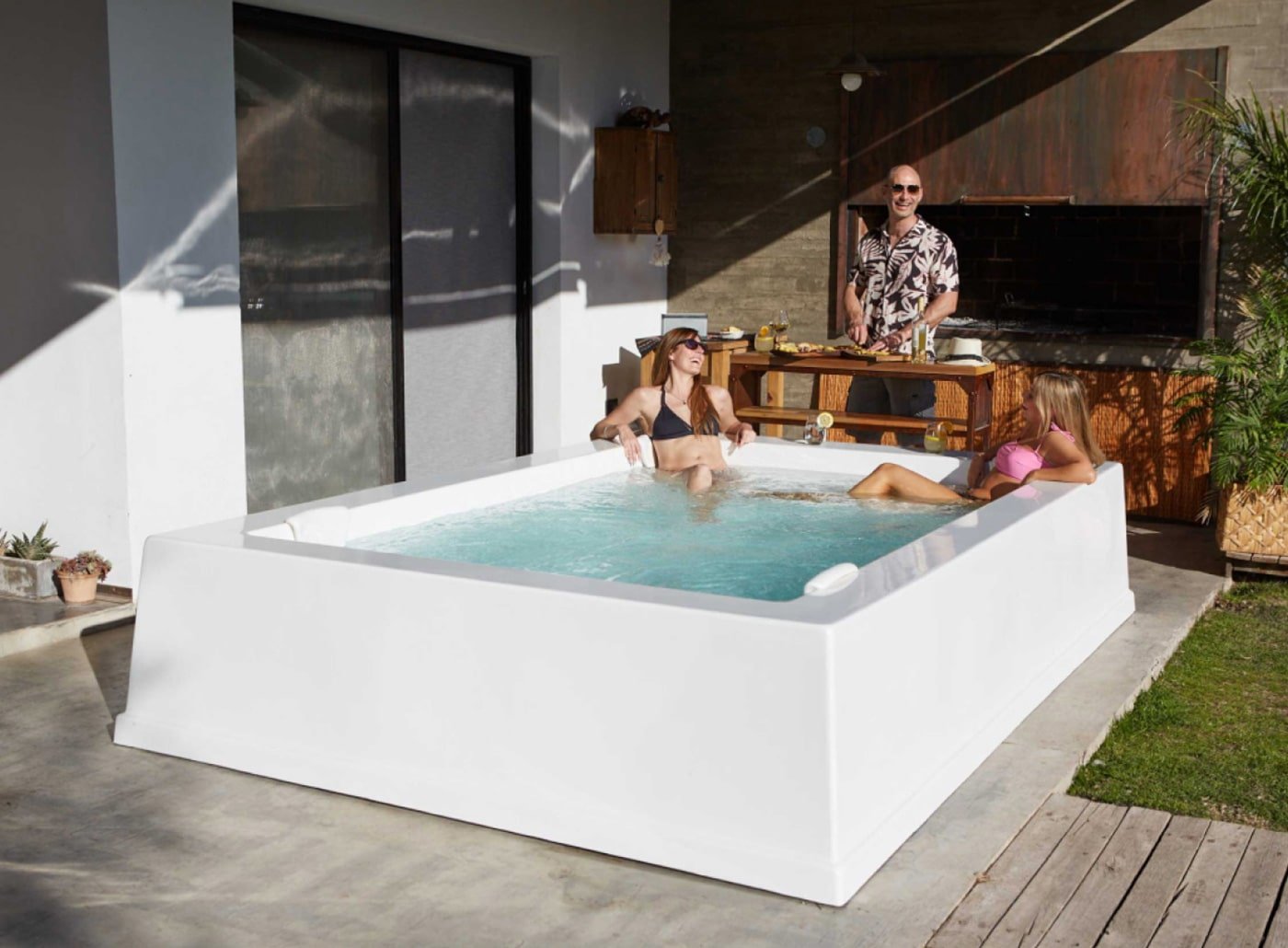 ipc-mini-jacuzzi-patios